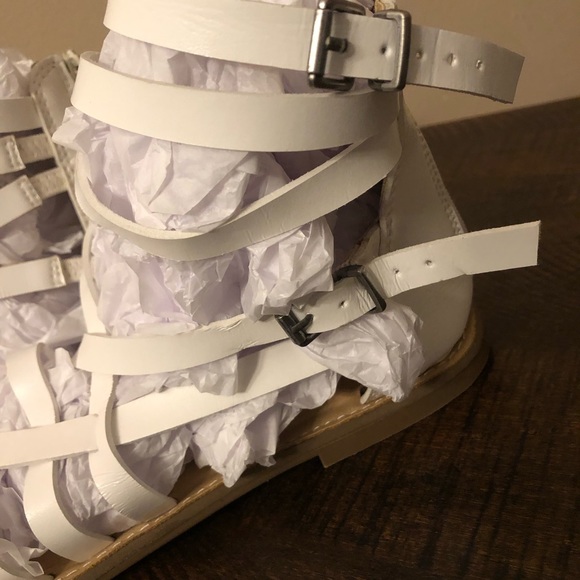 𝕤𝕦𝕘𝕒𝕣 𝕨𝕙𝕚𝕥𝕖 𝕤𝕒𝕟𝕕𝕒𝕝 🤍 - Picture 6 of 6